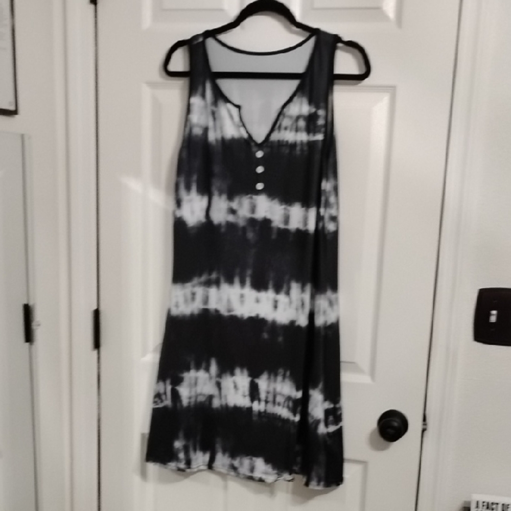 Black and White Tie-Dye Midi Dress